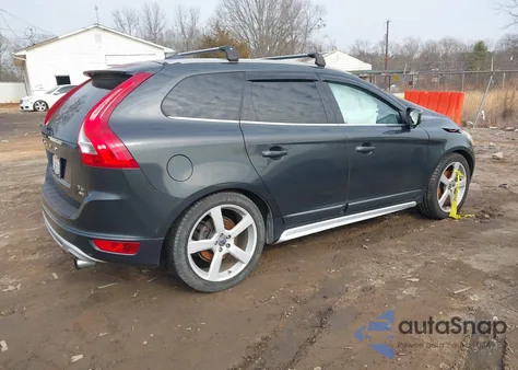 2013 Volvo Xc60 T6/T6 Platinum/T6 Premier Plus/T6 R-Design/T6 R-Design Platinum/T6 R-Design Premier Plus из США, поврежденный, VIN YV4902DZ8D2441393